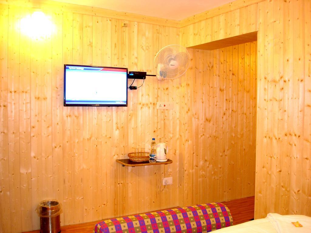 Ikraam Inn Bed & Breakfast Srīnagar Rum bild
