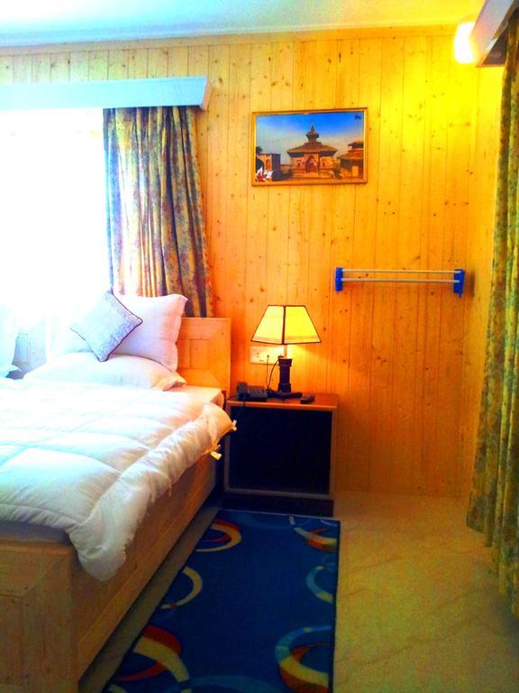 Ikraam Inn Bed & Breakfast Srīnagar Rum bild