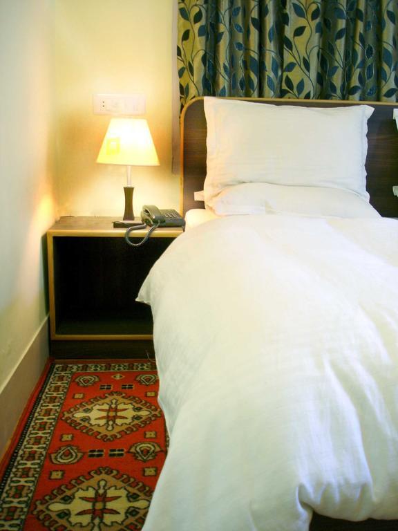 Ikraam Inn Bed & Breakfast Srīnagar Rum bild
