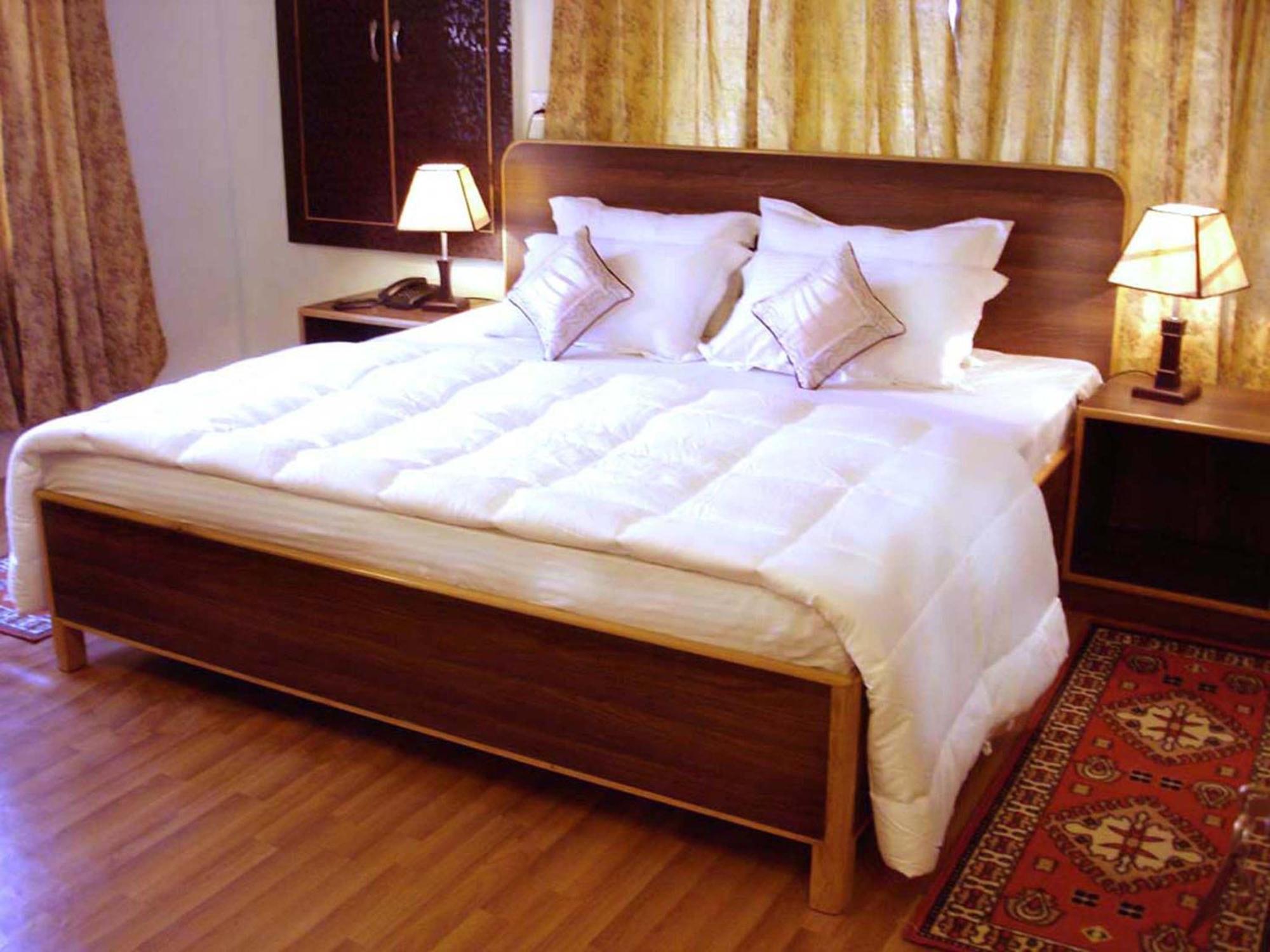 Ikraam Inn Bed & Breakfast Srīnagar Exteriör bild